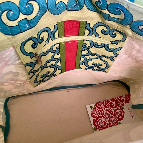 Brighten A Winter’s Love Tote Bag NWT - Picture 6 of 6